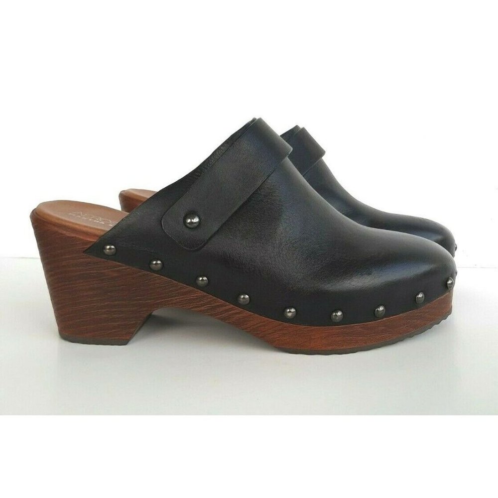 Aerosoles Martha Stewart black Dorian mules